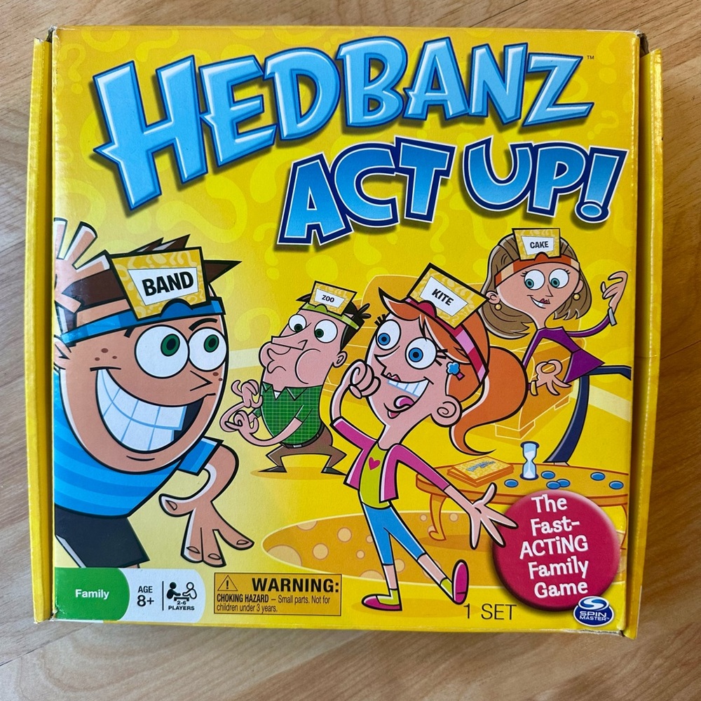 Hedbanz Act Up! Family Game